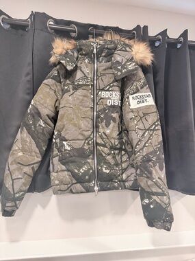 Rockstar Dist. Men's Camouflage Puffer Jacket with Faux Fur Hood
